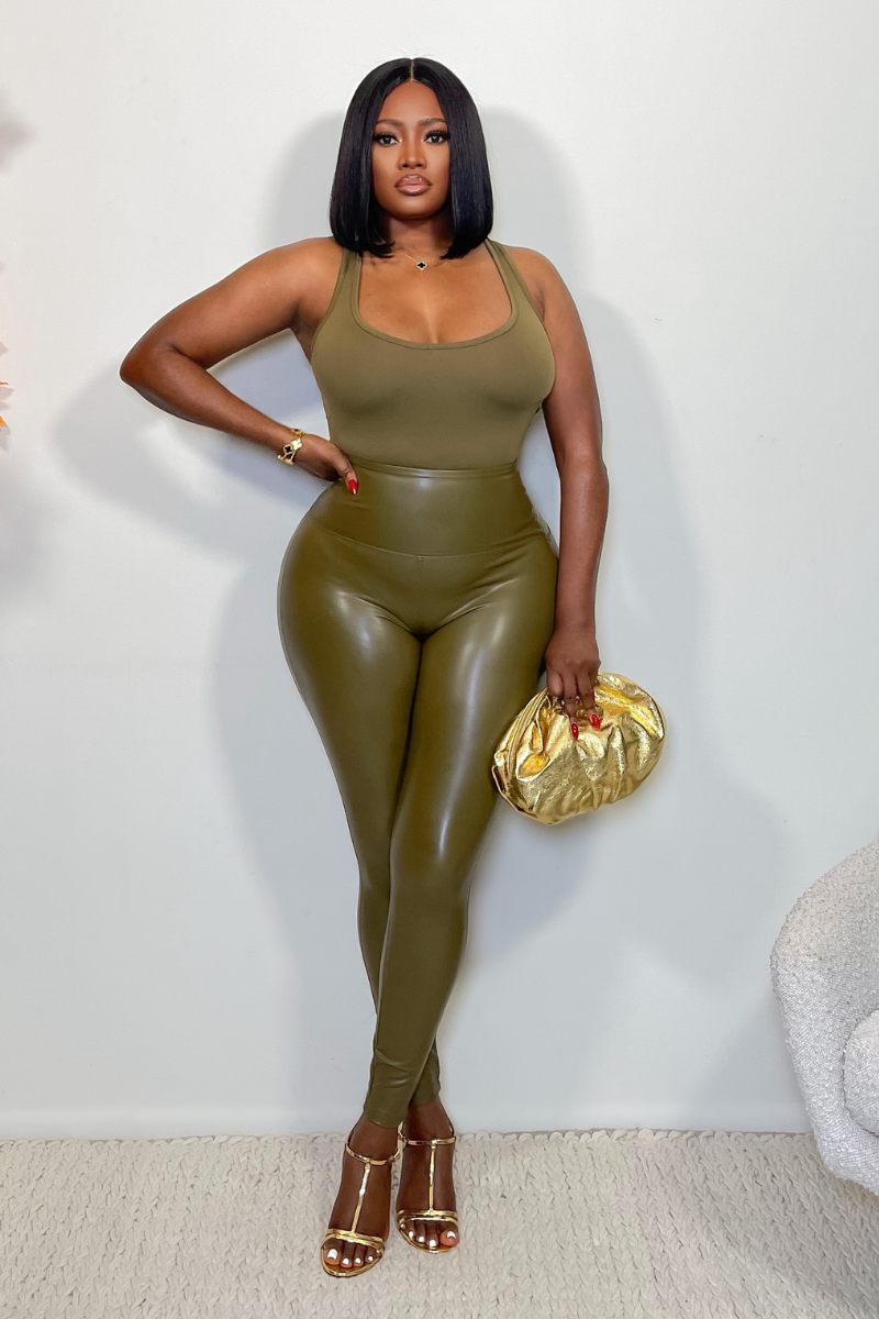 “FAUX LEATHER” LEGGINGS (OLIVE)
