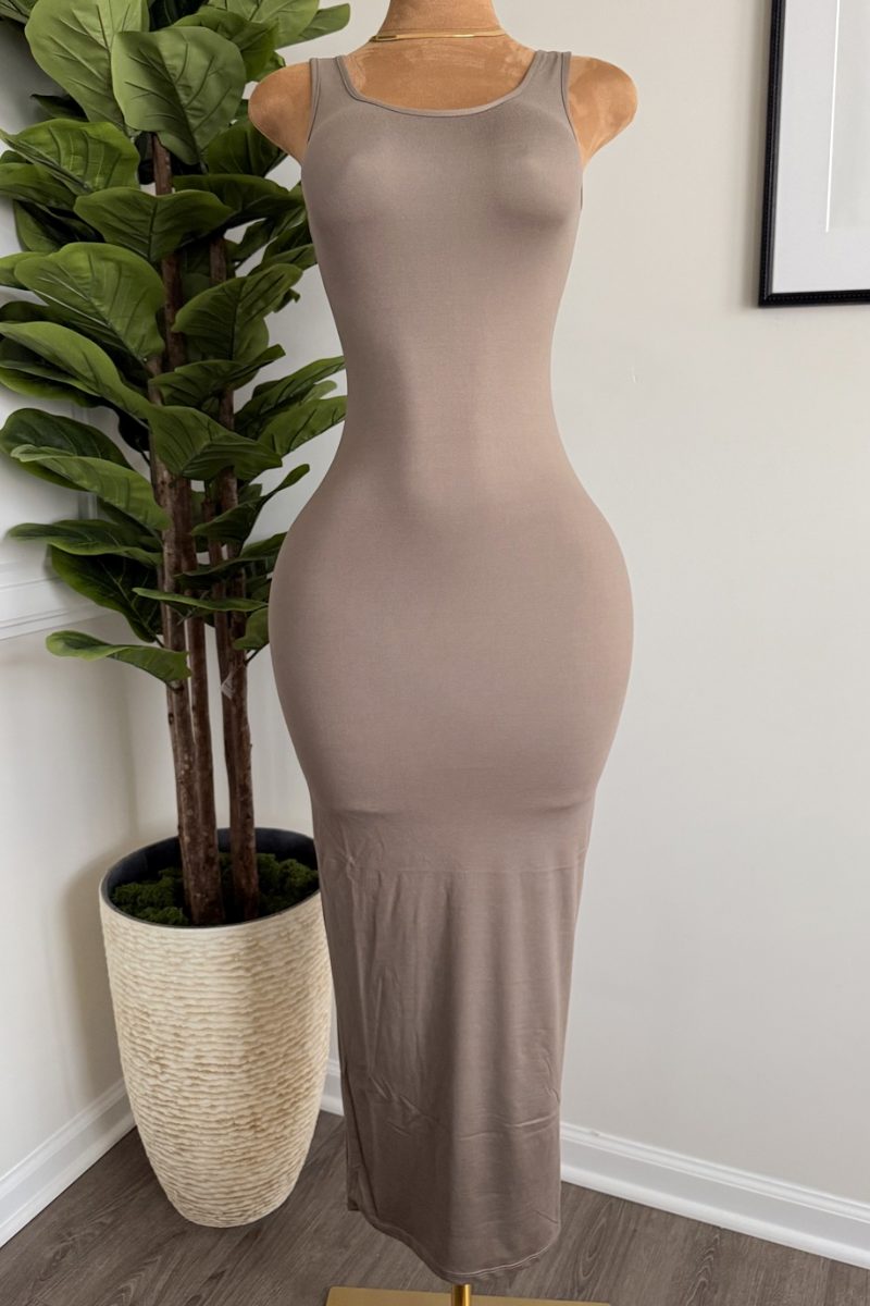“ESSENTIAL” MAXI DRESS (TAUPE)