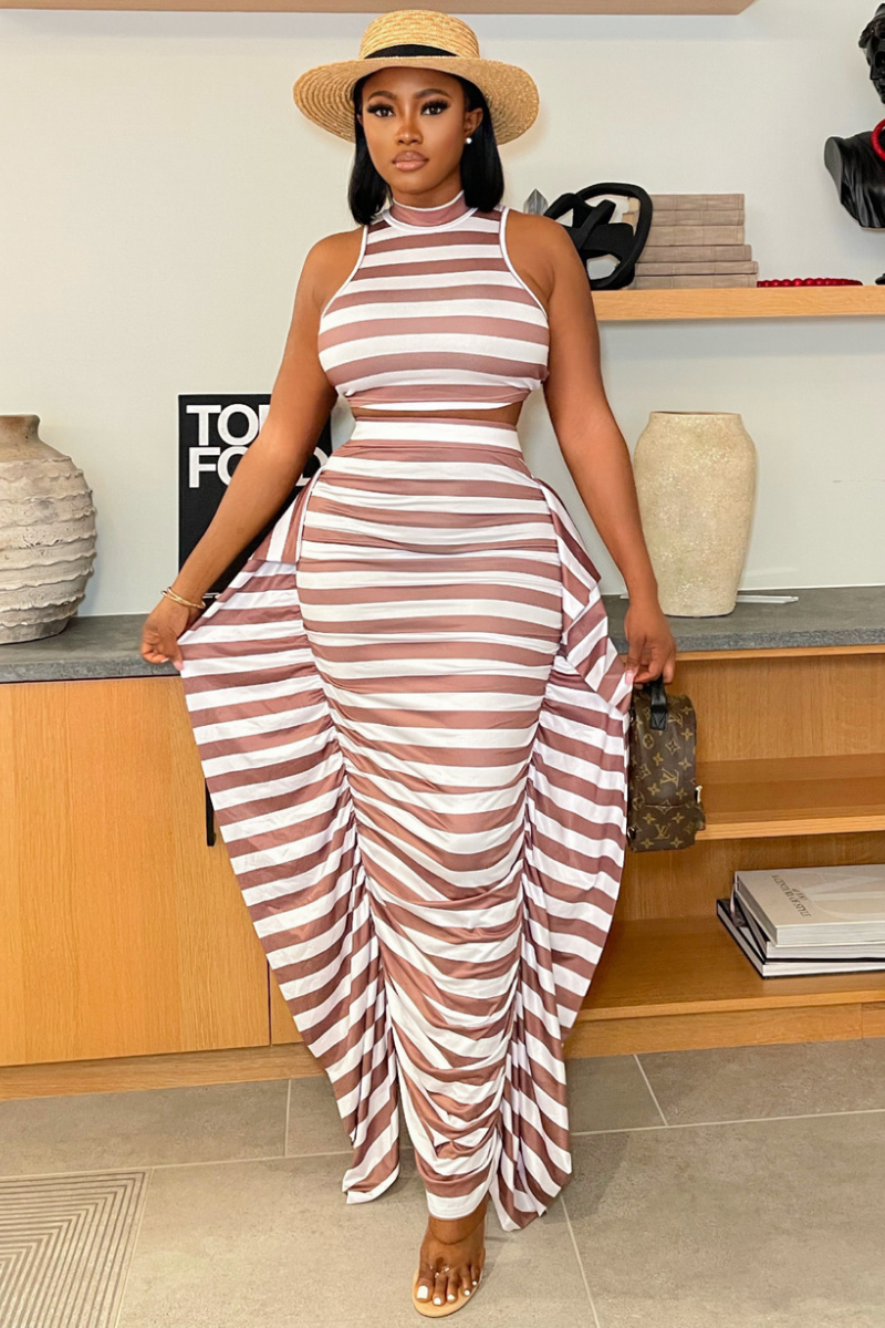 “JUST VIBES” SKIRT SET (Brown/white)