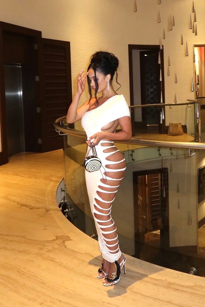 “STEAL THE SHOW” MAXI DRESS