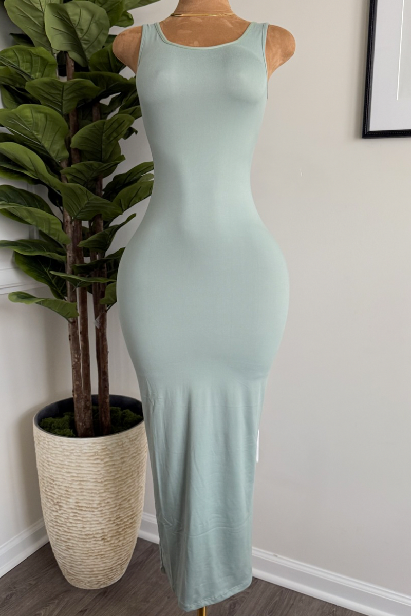 “ESSENTIAL” MAXI DRESS (MINT GREEN)