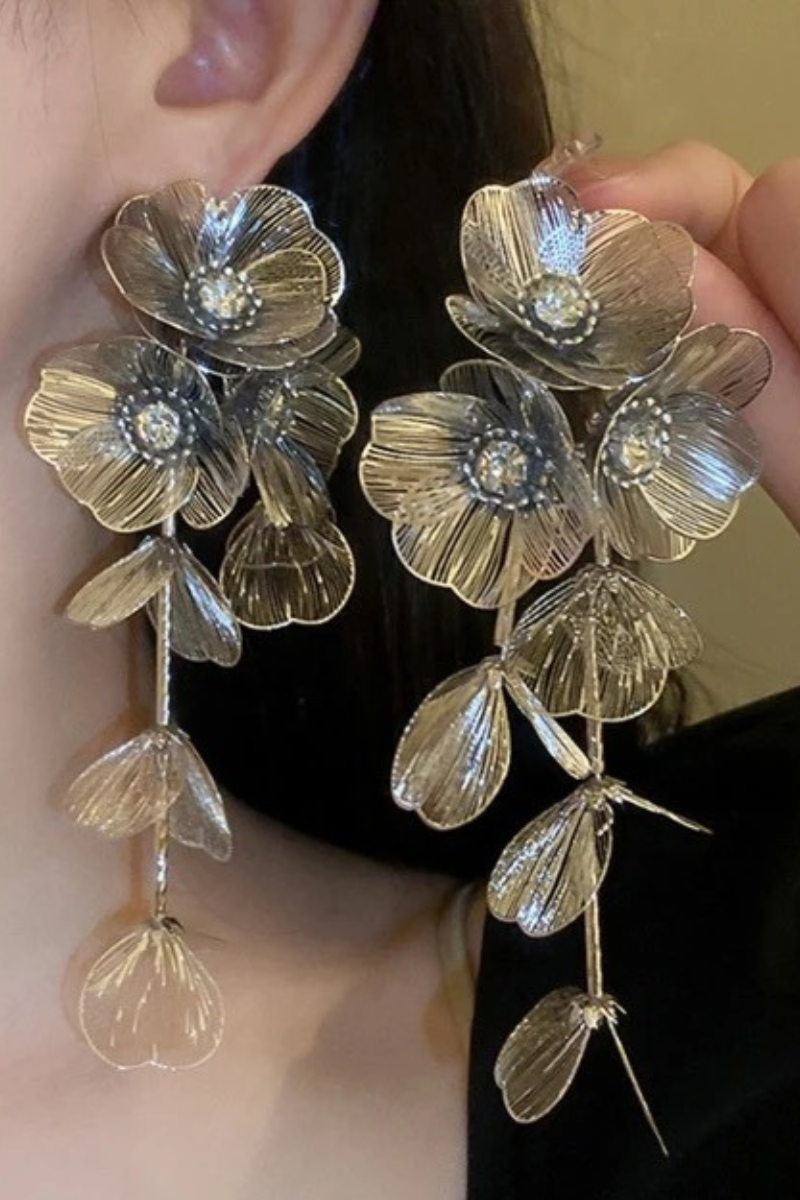 “ 3D SILVER FLOWER DROP EARRING”