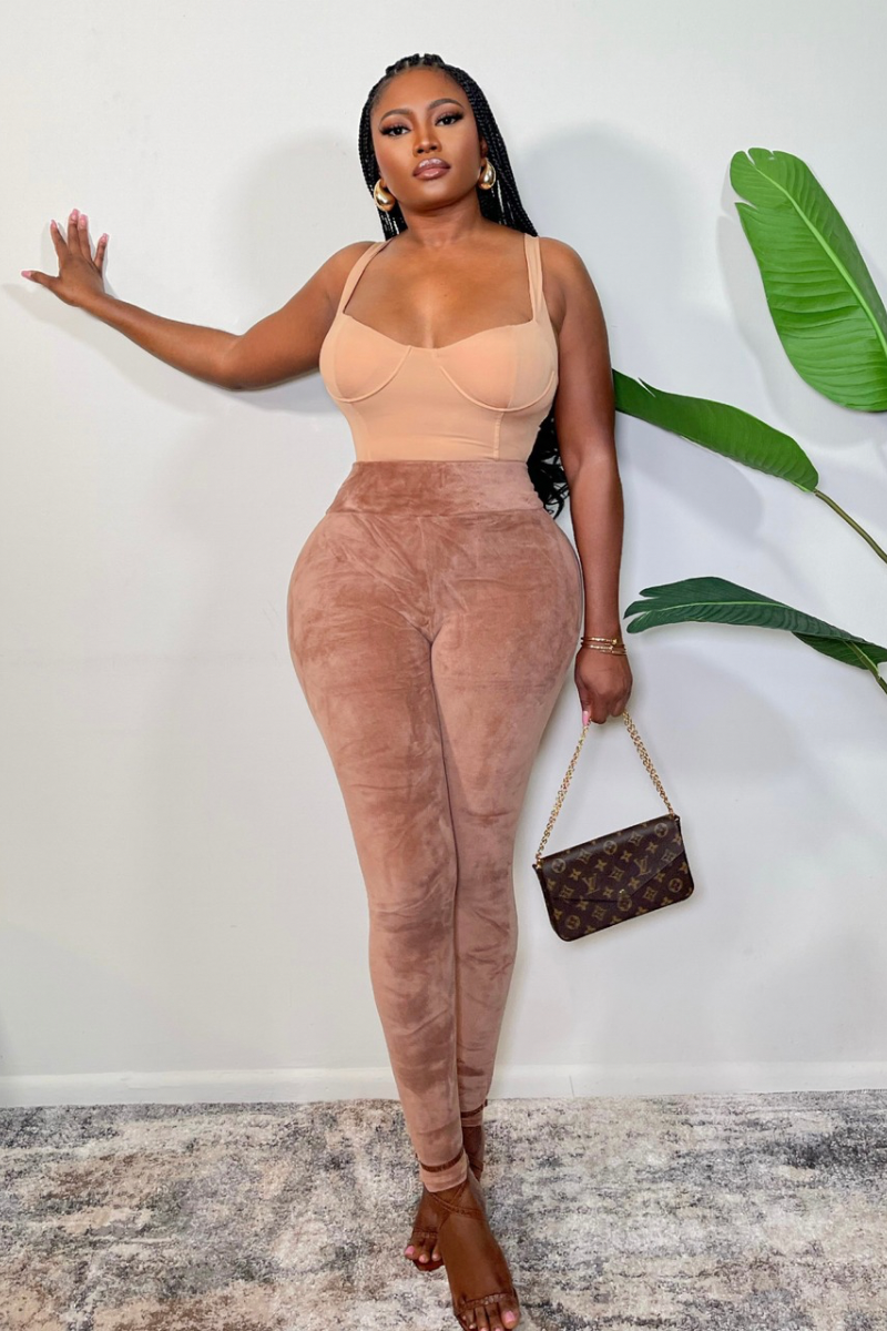 “SOLID VELVED” LEGGINGS (NUDE)